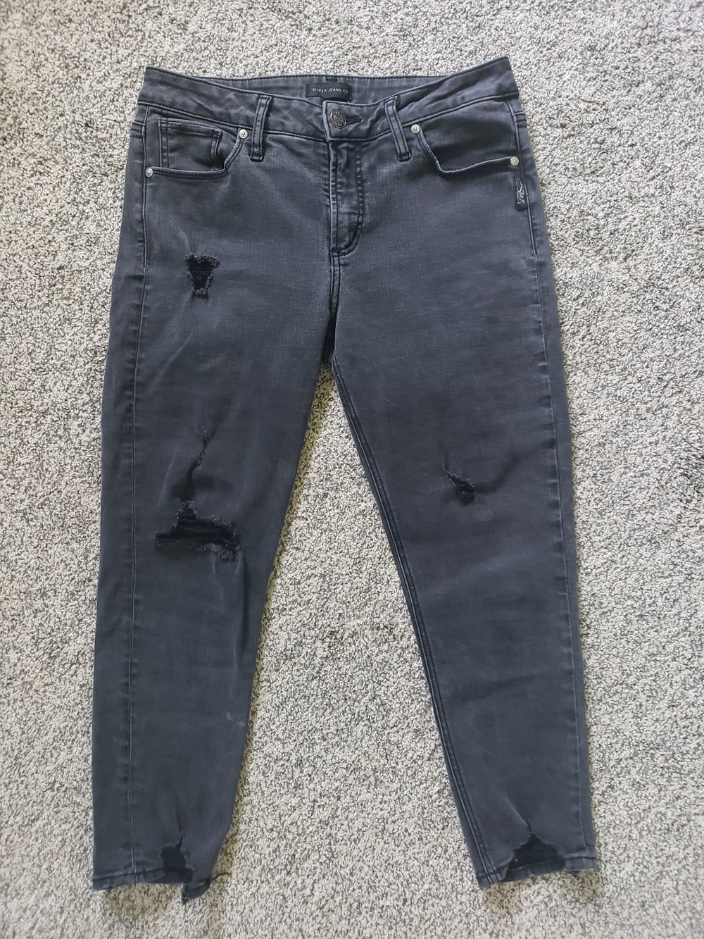 Women's Silver Jean Co Black Distressed Skinny Capris